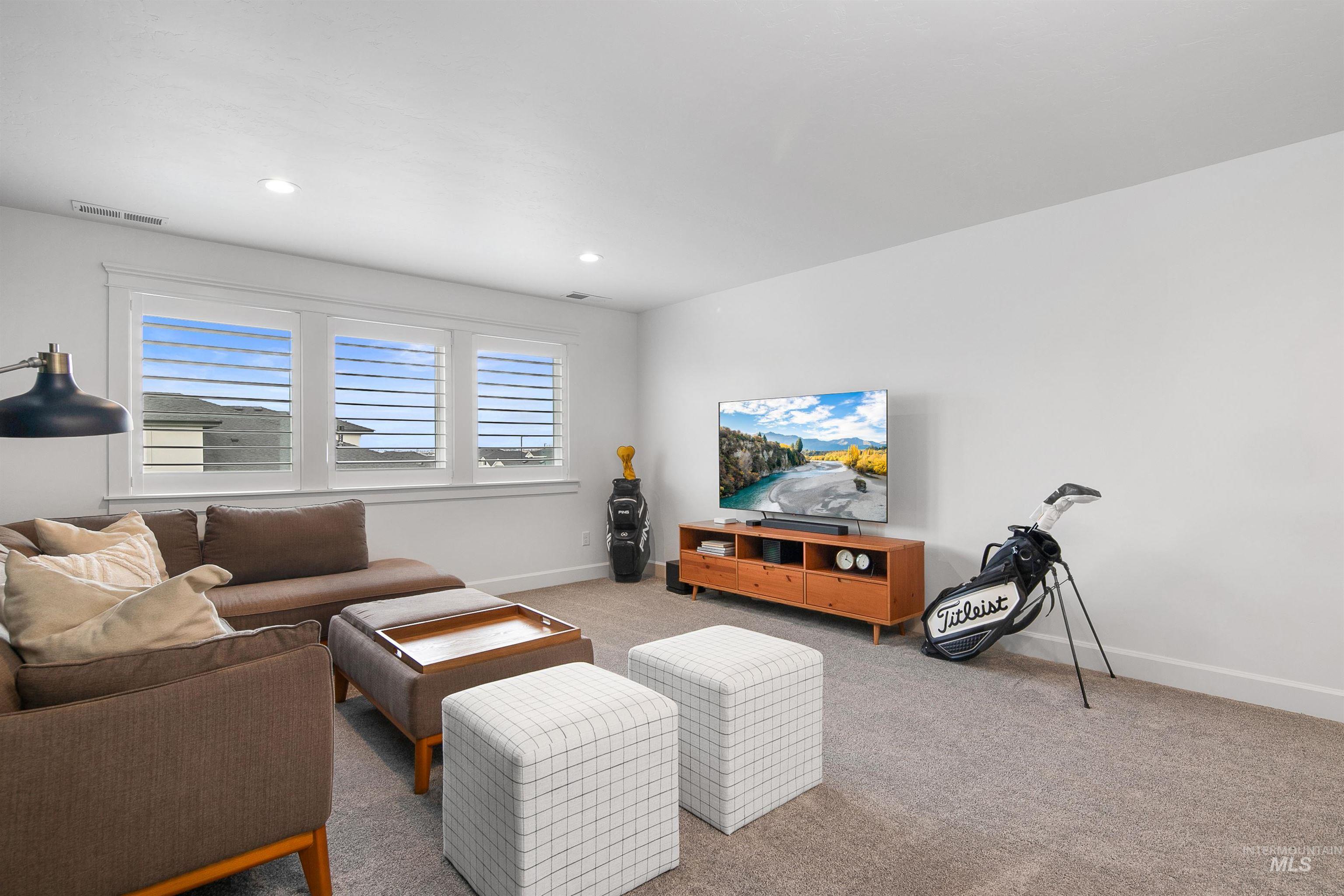 2260 E Timber Trail St, Kuna, Idaho 83634, 3 Bedrooms, 3.5 Bathrooms, Residential For Sale, Price $899,999,MLS 98983000