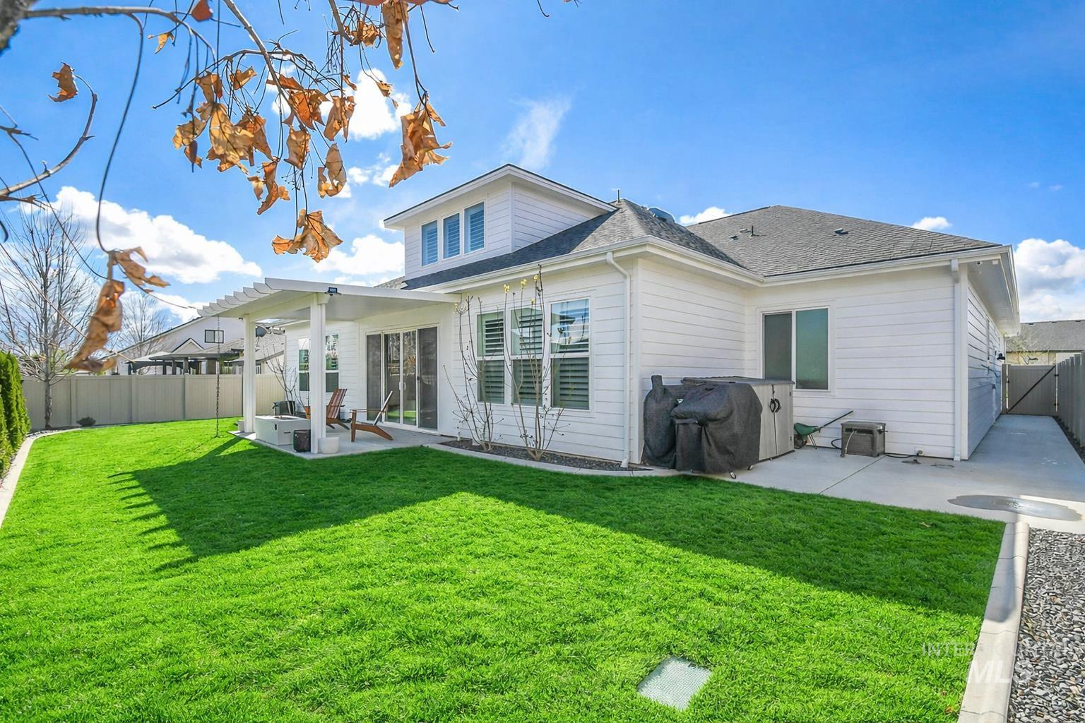 2260 E Timber Trail St, Kuna, Idaho 83634, 3 Bedrooms, 3.5 Bathrooms, Residential For Sale, Price $899,999,MLS 98983000