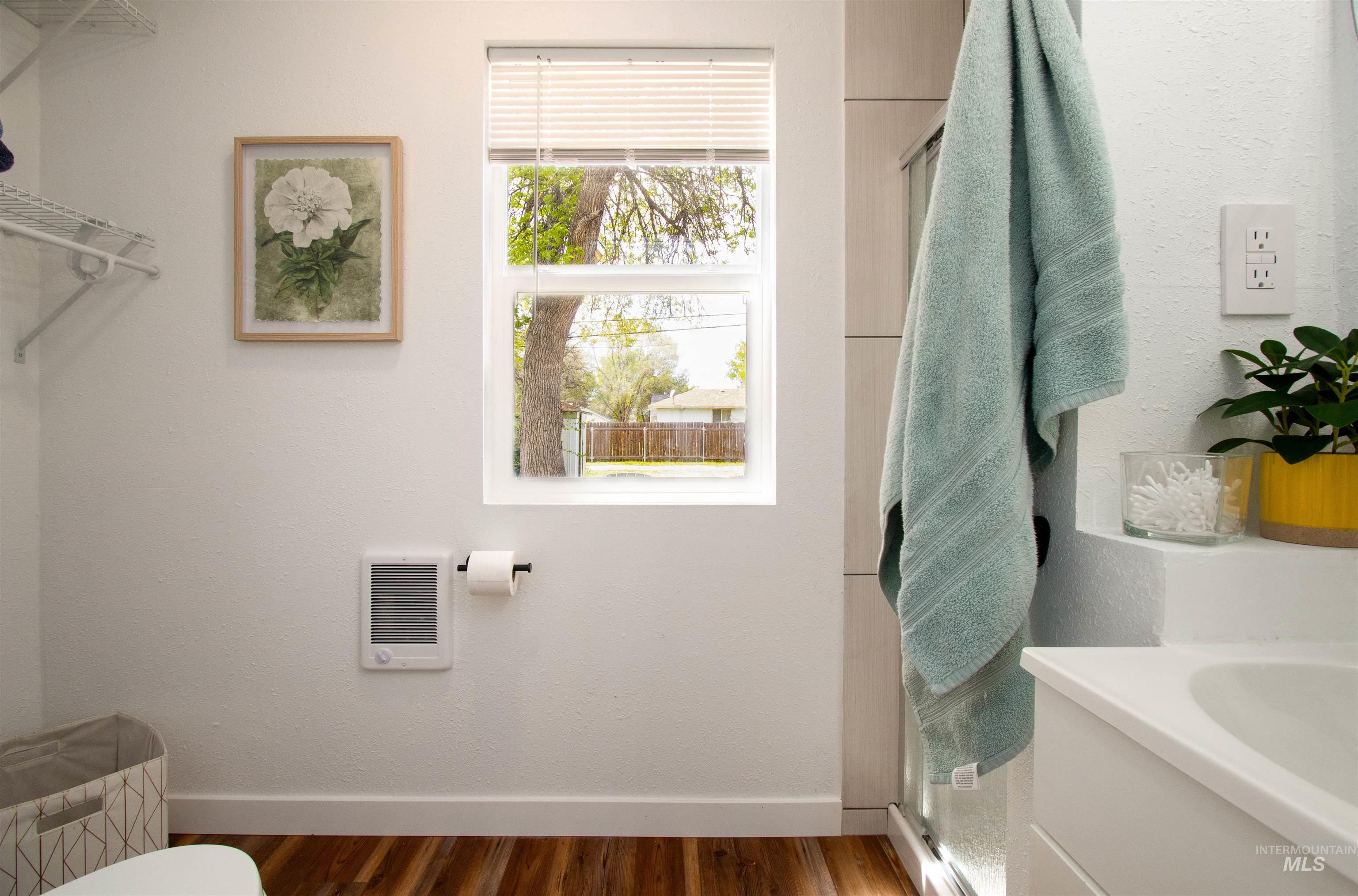 215 S 11th, Mountain Home, Idaho 83647, 1 Bedroom, 1 Bathroom, Residential For Sale, Price $170,000,MLS 98983002