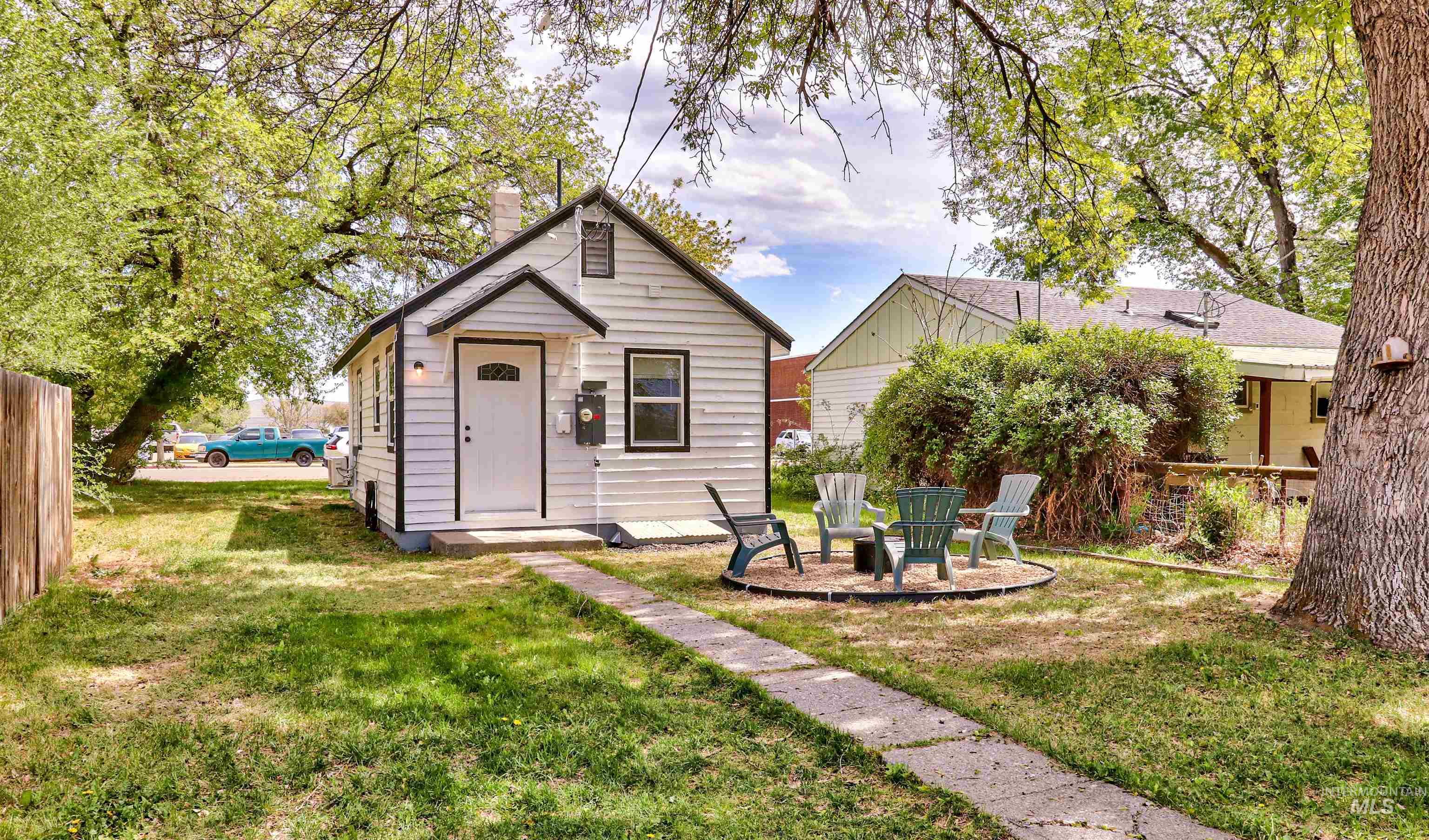 215 S 11th, Mountain Home, Idaho 83647, 1 Bedroom, 1 Bathroom, Residential For Sale, Price $170,000,MLS 98983002