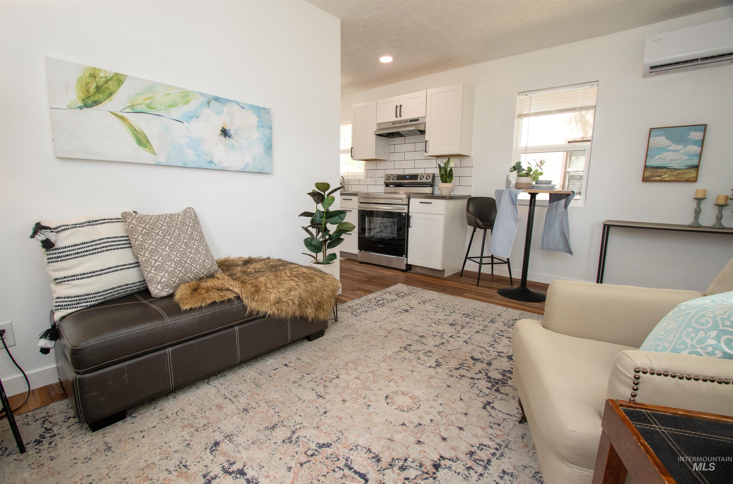 215 S 11th, Mountain Home, Idaho 83647, 1 Bedroom, 1 Bathroom, Residential For Sale, Price $170,000,MLS 98983002