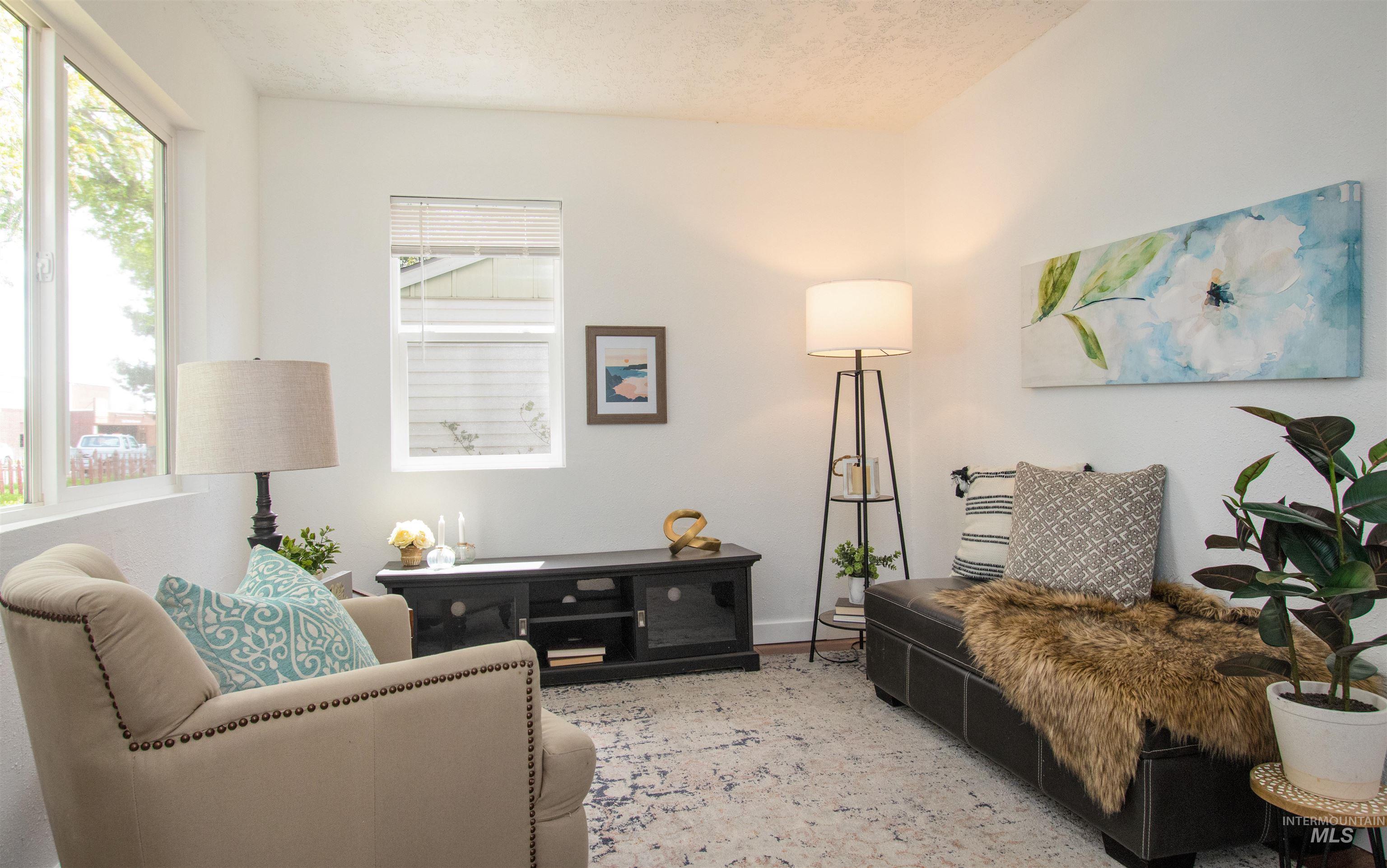 215 S 11th, Mountain Home, Idaho 83647, 1 Bedroom, 1 Bathroom, Residential For Sale, Price $170,000,MLS 98983002