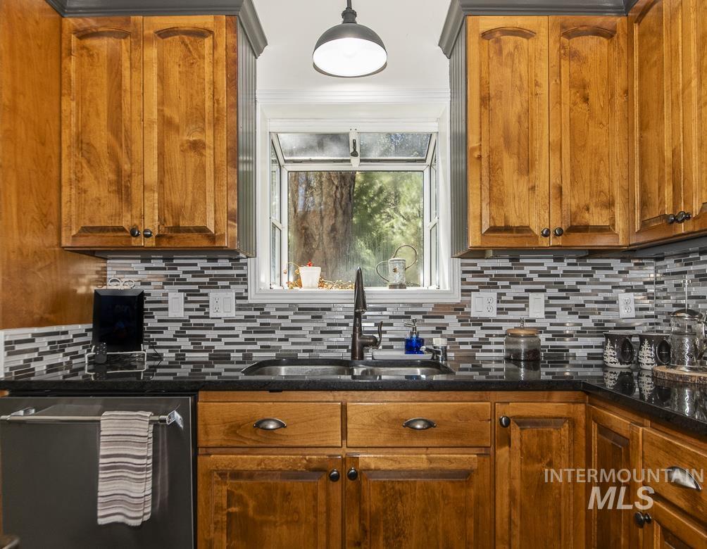 4022 Granite View Rd, New Meadows, Idaho 83654, 2 Bedrooms, 1 Bathroom, Residential For Sale, Price $634,000,MLS 98983004