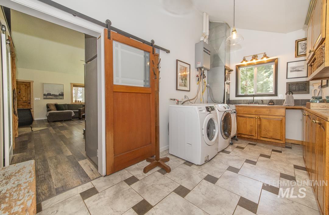 4022 Granite View Rd, New Meadows, Idaho 83654, 2 Bedrooms, 1 Bathroom, Residential For Sale, Price $634,000,MLS 98983004