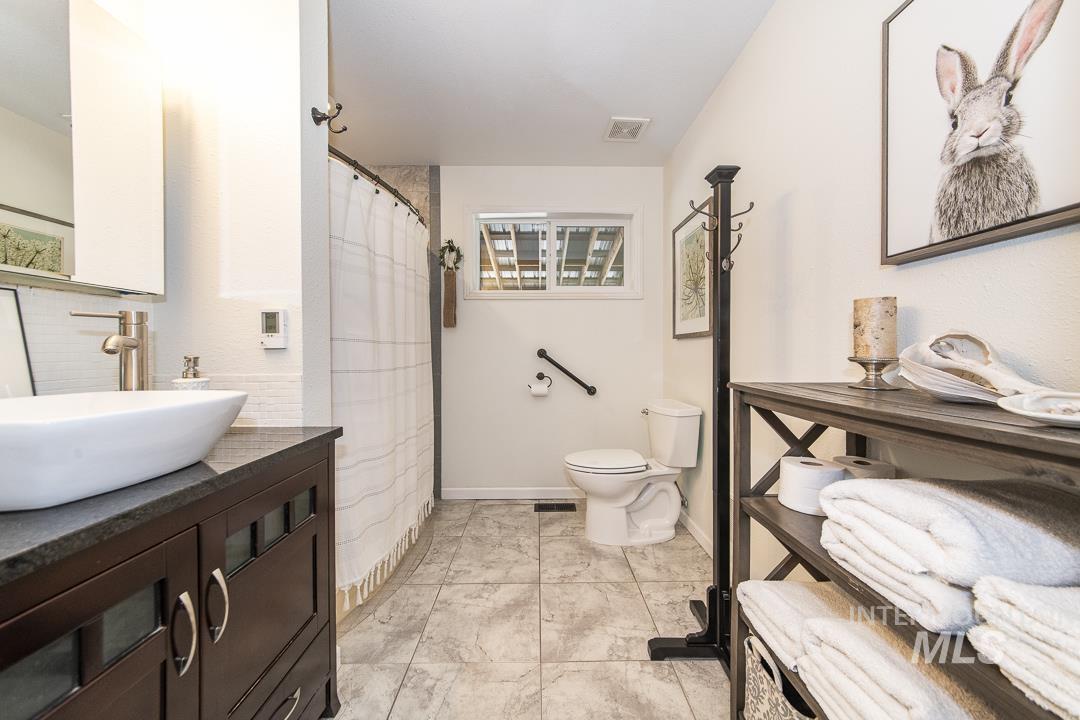 4022 Granite View Rd, New Meadows, Idaho 83654, 2 Bedrooms, 1 Bathroom, Residential For Sale, Price $634,000,MLS 98983004