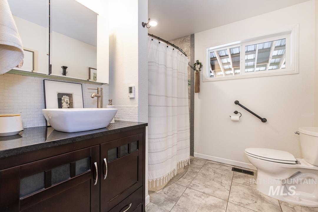 4022 Granite View Rd, New Meadows, Idaho 83654, 2 Bedrooms, 1 Bathroom, Residential For Sale, Price $634,000,MLS 98983004