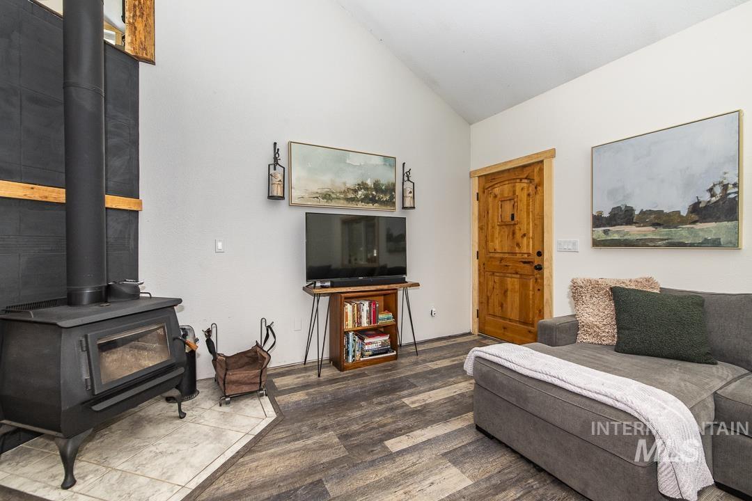 4022 Granite View Rd, New Meadows, Idaho 83654, 2 Bedrooms, 1 Bathroom, Residential For Sale, Price $634,000,MLS 98983004