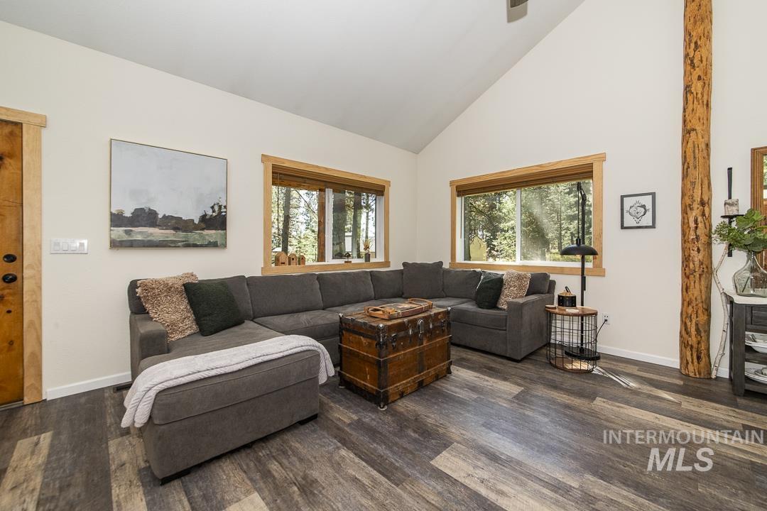 4022 Granite View Rd, New Meadows, Idaho 83654, 2 Bedrooms, 1 Bathroom, Residential For Sale, Price $634,000,MLS 98983004