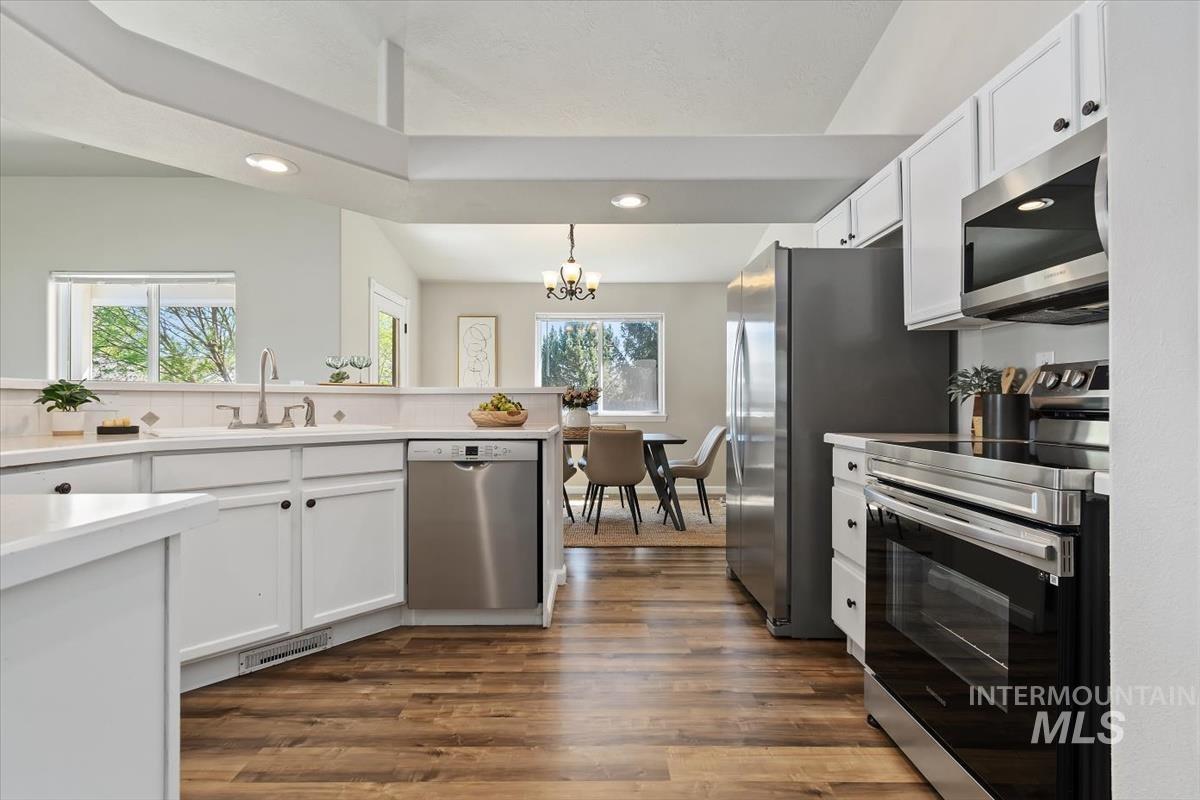 2605 Boulder Ave, Nampa, Idaho 83686, 3 Bedrooms, 2 Bathrooms, Residential For Sale, Price $368,500,MLS 98983005