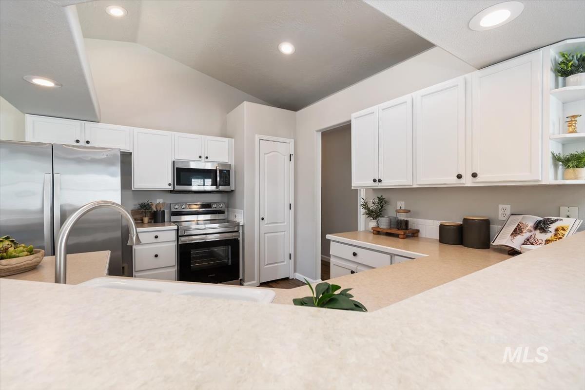 2605 Boulder Ave, Nampa, Idaho 83686, 3 Bedrooms, 2 Bathrooms, Residential For Sale, Price $368,500,MLS 98983005