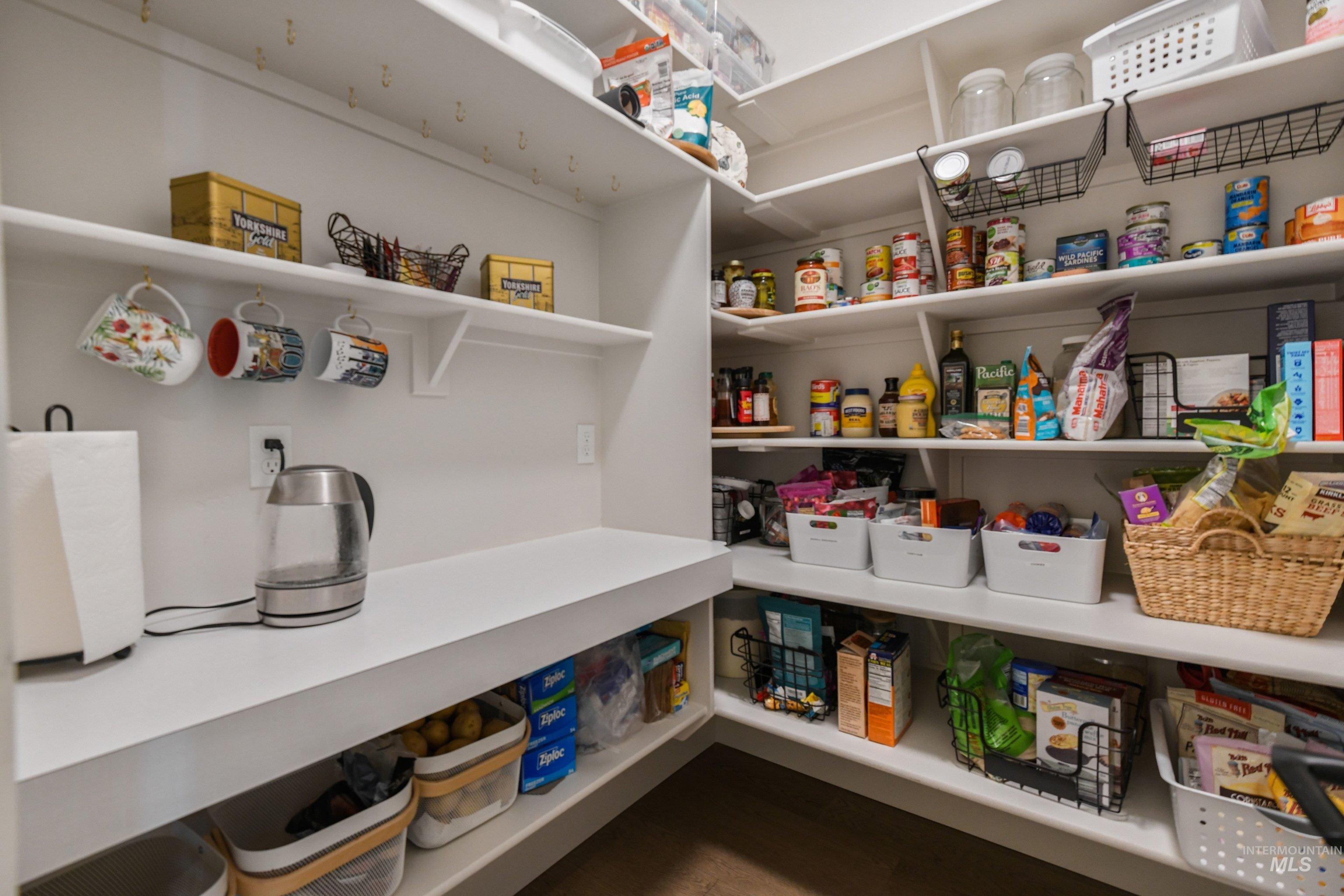 5766 W. Trigo Dr., Eagle, Idaho 83616, 3 Bedrooms, 3.5 Bathrooms, Residential For Sale, Price $1,184,000,MLS 98983006