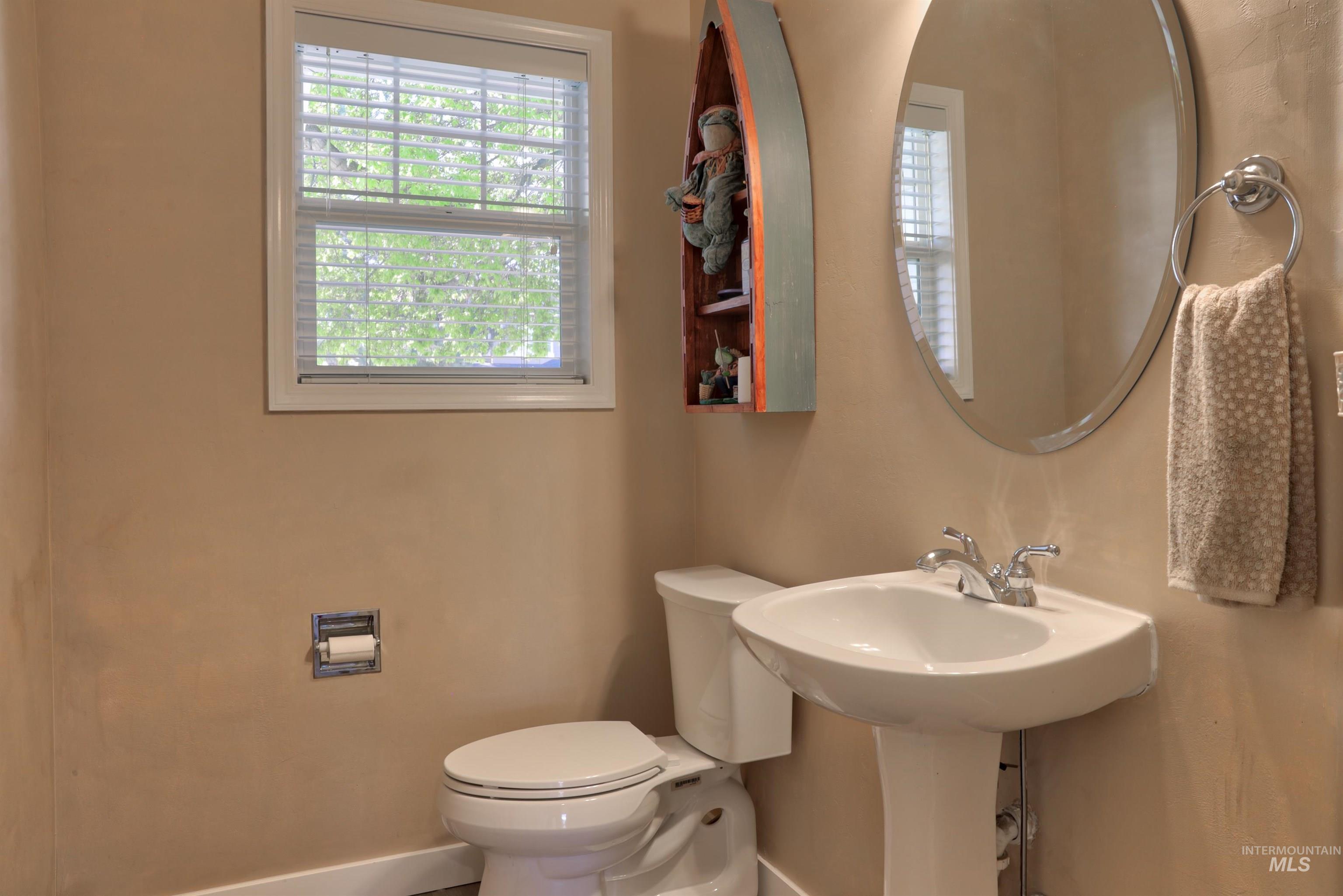 13926 W Bunkerhill Ct, Boise, Idaho 83713, 4 Bedrooms, 2.5 Bathrooms, Residential For Sale, Price $519,000,MLS 98983007