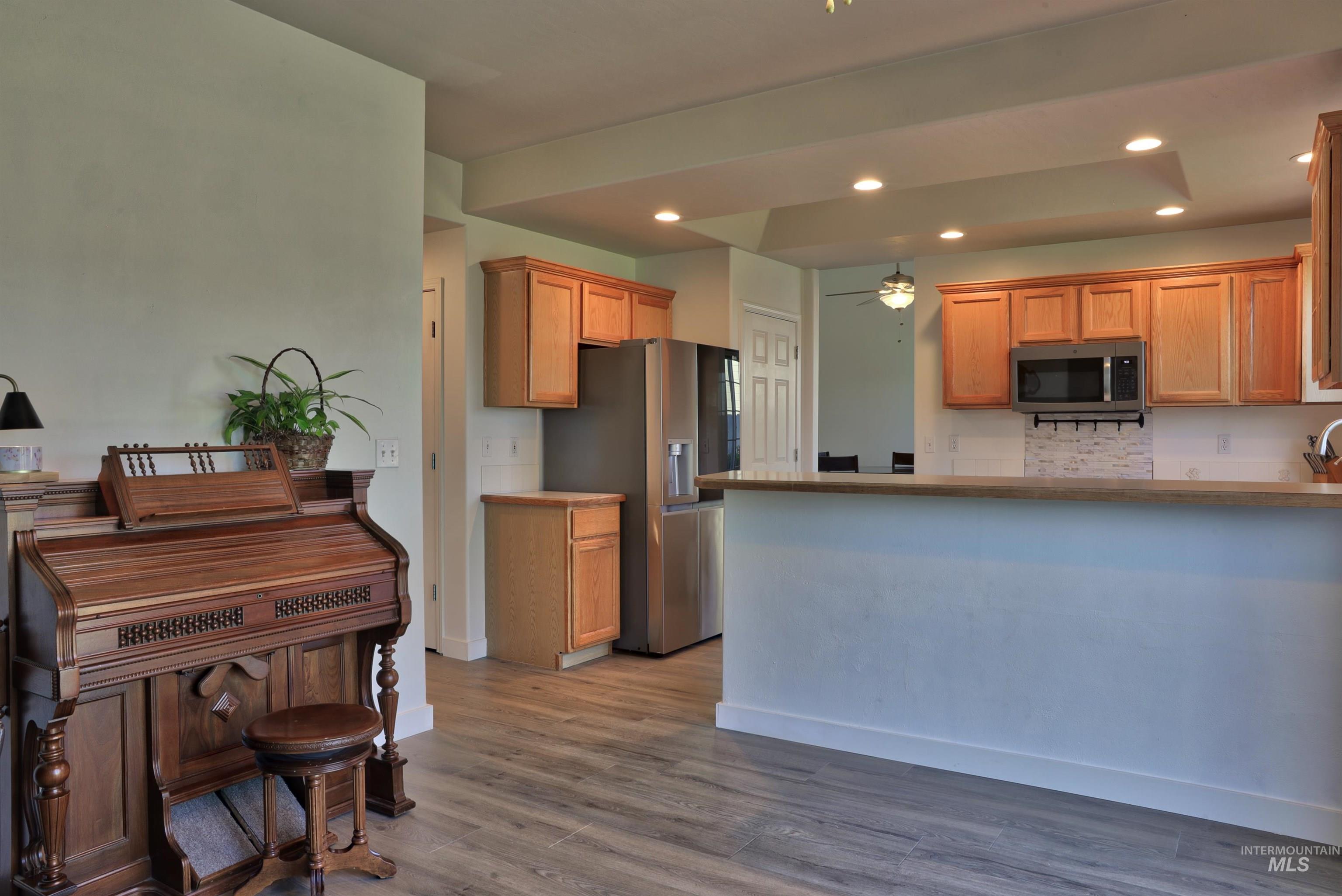 13926 W Bunkerhill Ct, Boise, Idaho 83713, 4 Bedrooms, 2.5 Bathrooms, Residential For Sale, Price $519,000,MLS 98983007