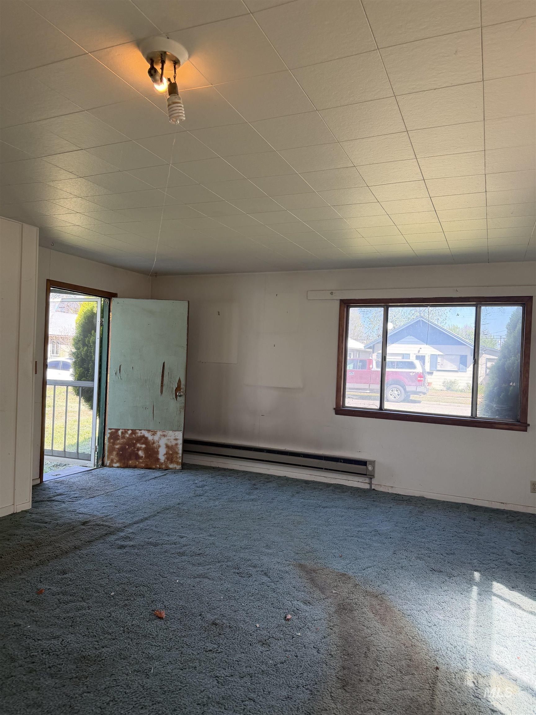 633 E 2nd St, Emmett, Idaho 83617, 2 Bedrooms, 1 Bathroom, Residential For Sale, Price $199,900,MLS 98983008