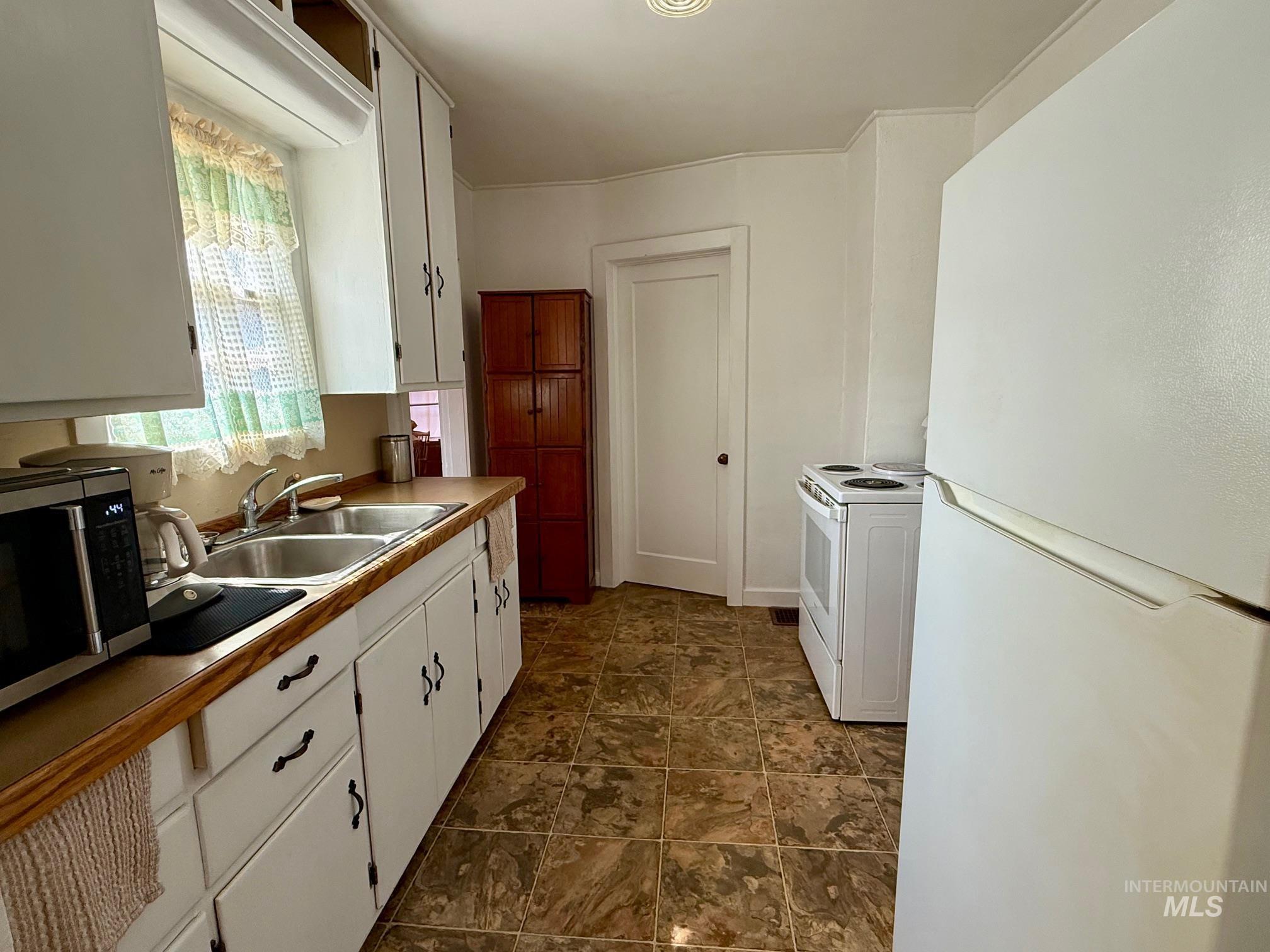 810 Main Street, Kamiah, Idaho 83536, 3 Bedrooms, 1 Bathroom, Residential For Sale, Price $230,000, 98983009