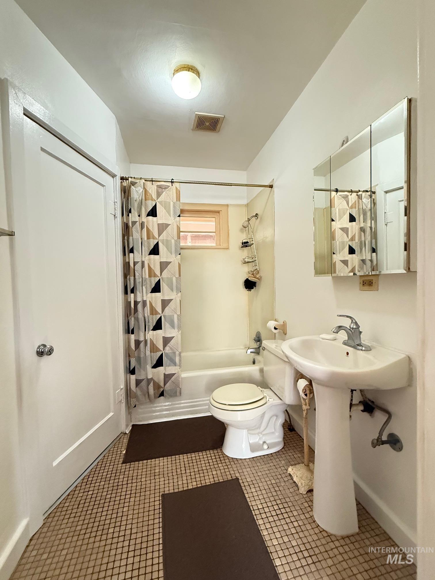 810 Main Street, Kamiah, Idaho 83536, 3 Bedrooms, 1 Bathroom, Residential For Sale, Price $230,000, 98983009