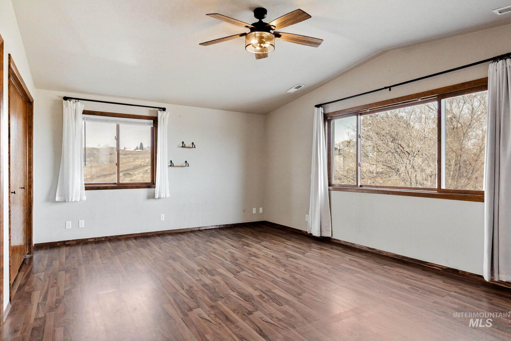 6621 E Willow Ave, Nampa, Idaho 83687, 4 Bedrooms, 2 Bathrooms, Residential For Sale, Price $555,000,MLS 98983020