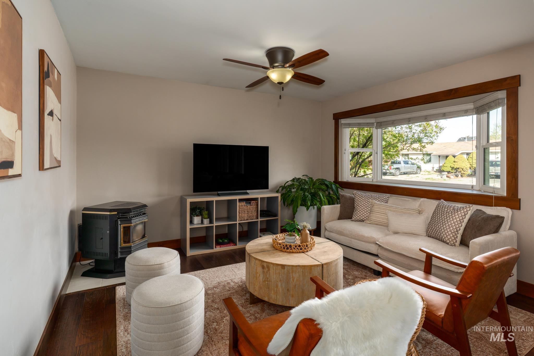 2850 Glenbrook Dr., Hailey, Idaho 83333-0000, 3 Bedrooms, 2 Bathrooms, Residential For Sale, Price $659,000,MLS 98983022