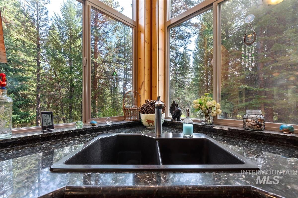 11 Shadow Rd, Garden Valley, Idaho 83622, 3 Bedrooms, 2 Bathrooms, Residential For Sale, Price $559,900,MLS 98983023