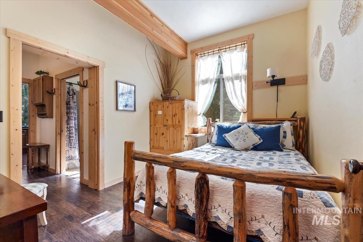 11 Shadow Rd, Garden Valley, Idaho 83622, 3 Bedrooms, 2 Bathrooms, Residential For Sale, Price $559,900,MLS 98983023