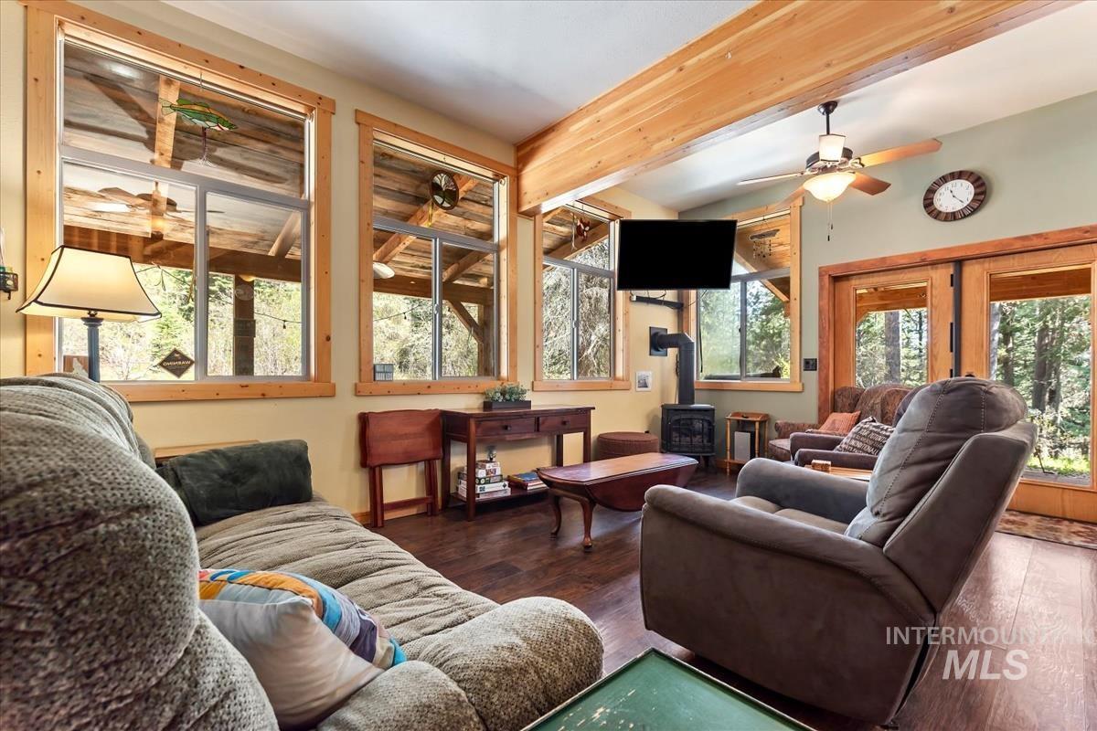 11 Shadow Rd, Garden Valley, Idaho 83622, 3 Bedrooms, 2 Bathrooms, Residential For Sale, Price $559,900,MLS 98983023