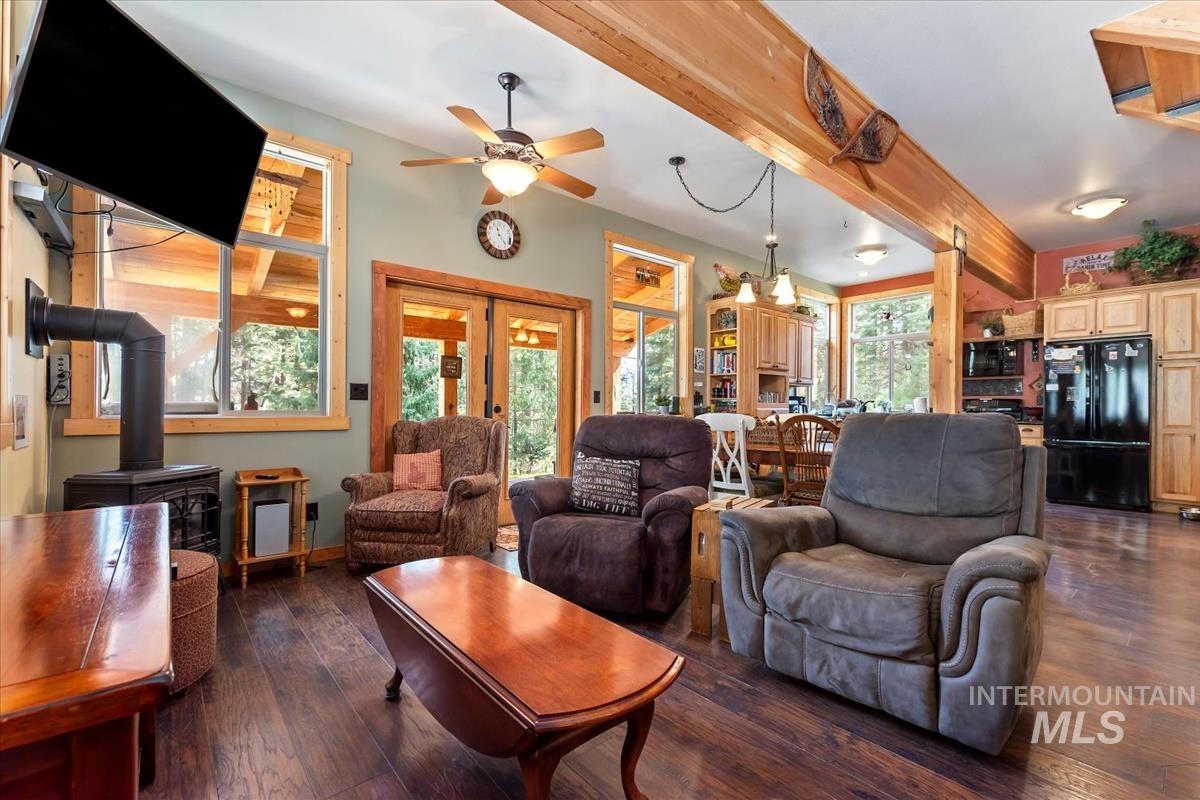 11 Shadow Rd, Garden Valley, Idaho 83622, 3 Bedrooms, 2 Bathrooms, Residential For Sale, Price $559,900,MLS 98983023