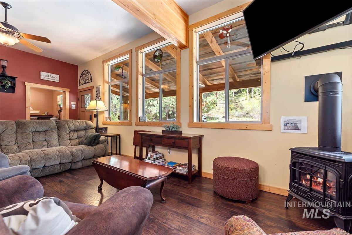 11 Shadow Rd, Garden Valley, Idaho 83622, 3 Bedrooms, 2 Bathrooms, Residential For Sale, Price $559,900,MLS 98983023