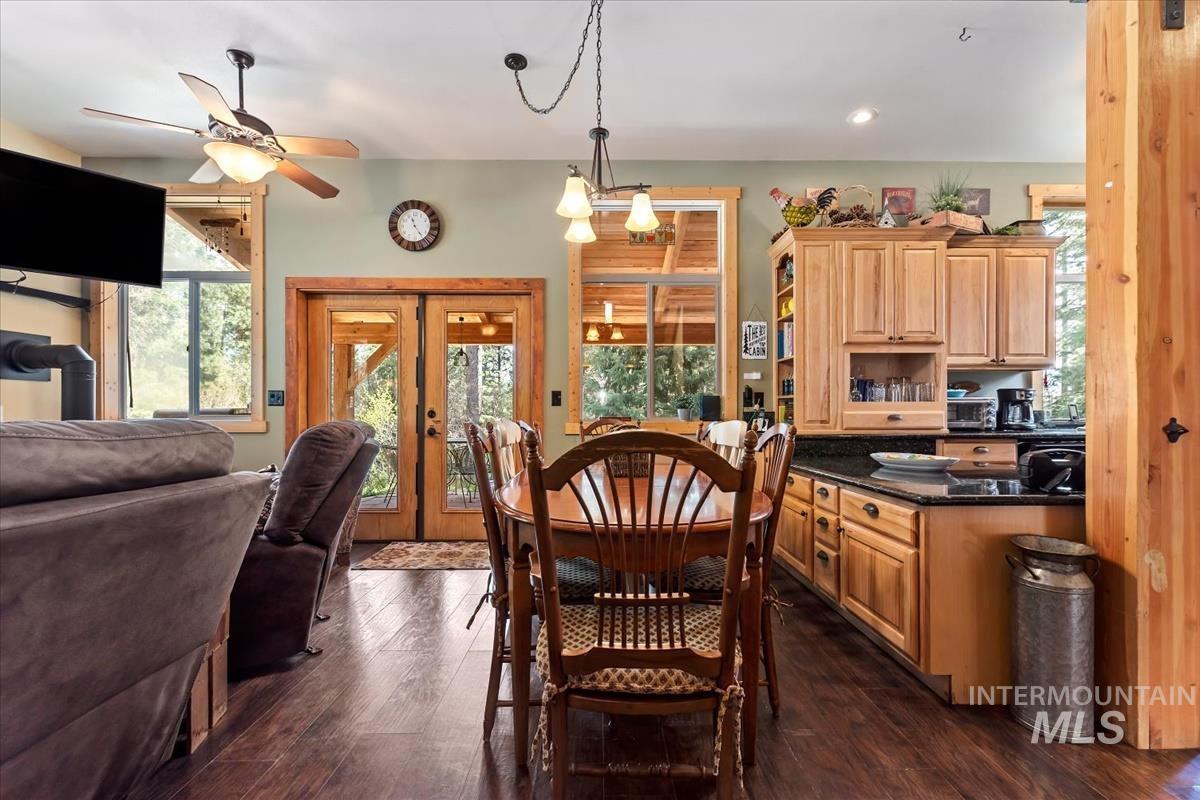 11 Shadow Rd, Garden Valley, Idaho 83622, 3 Bedrooms, 2 Bathrooms, Residential For Sale, Price $559,900,MLS 98983023