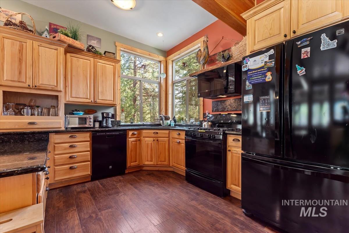 11 Shadow Rd, Garden Valley, Idaho 83622, 3 Bedrooms, 2 Bathrooms, Residential For Sale, Price $559,900,MLS 98983023