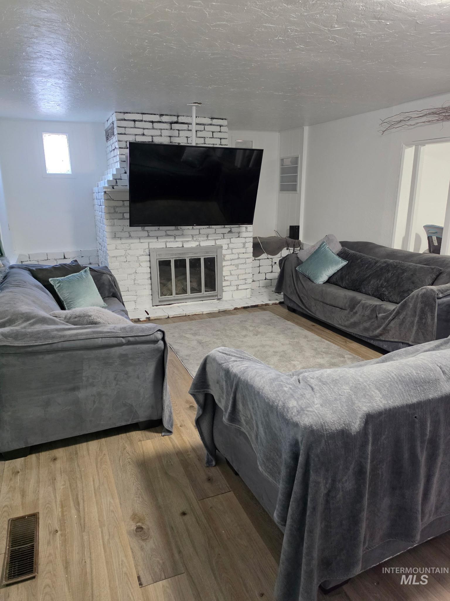 260 Buena Vista St, Twin Falls, Idaho 83301-7807, 3 Bedrooms, 1 Bathroom, Residential For Sale, Price $251,000,MLS 98983024