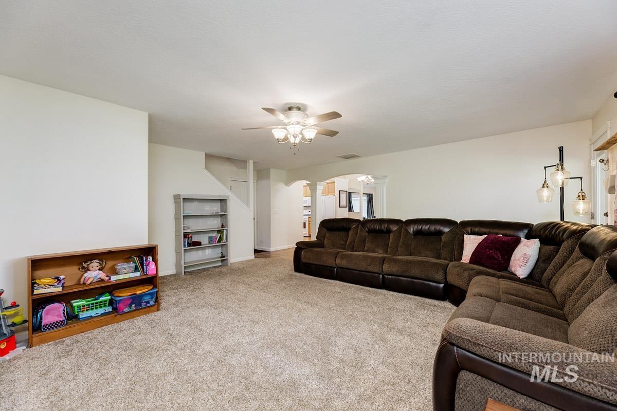 4151 Clearbrook Pl, Meridian, Idaho 83646, 4 Bedrooms, 3 Bathrooms, Residential For Sale, Price $598,000,MLS 98983025