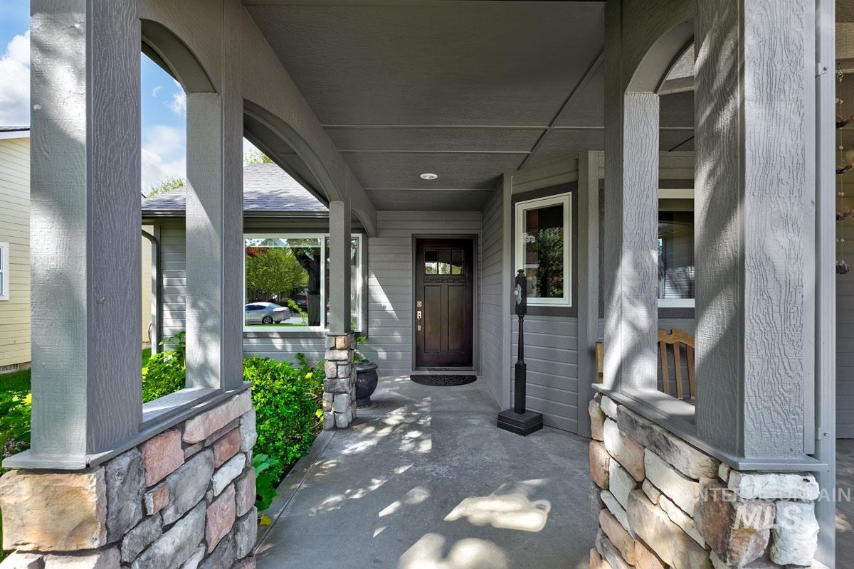 4151 Clearbrook Pl, Meridian, Idaho 83646, 4 Bedrooms, 3 Bathrooms, Residential For Sale, Price $585,900,MLS 98983025