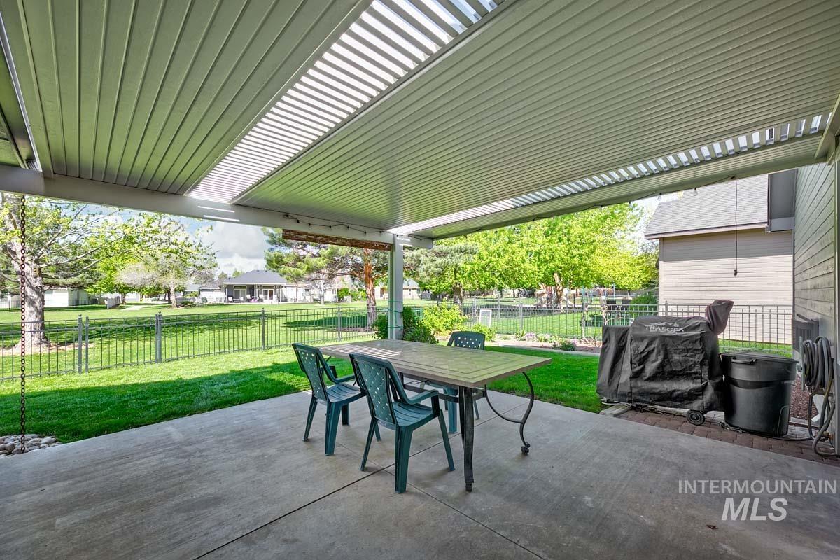 4151 Clearbrook Pl, Meridian, Idaho 83646, 4 Bedrooms, 3 Bathrooms, Residential For Sale, Price $598,000,MLS 98983025