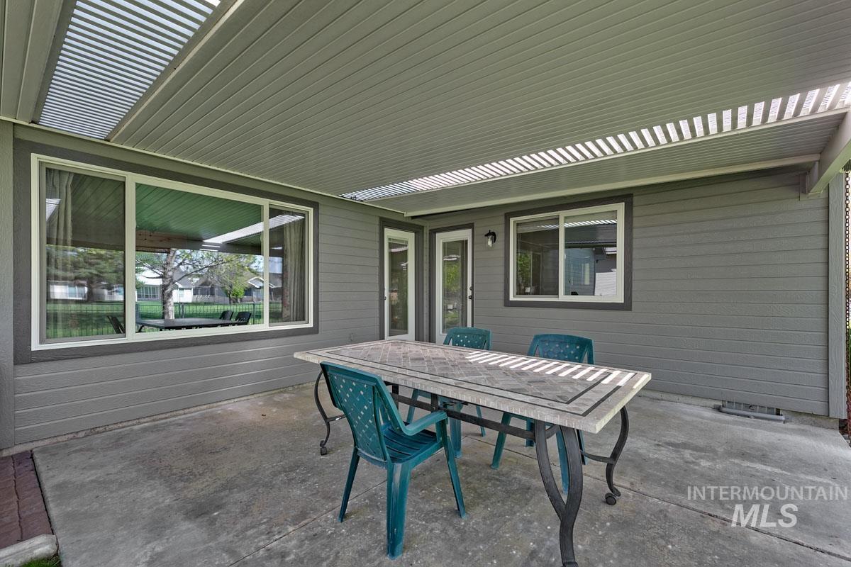 4151 Clearbrook Pl, Meridian, Idaho 83646, 4 Bedrooms, 3 Bathrooms, Residential For Sale, Price $598,000,MLS 98983025