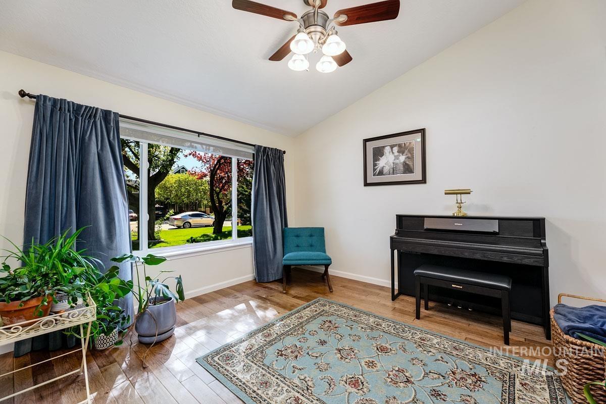 4151 Clearbrook Pl, Meridian, Idaho 83646, 4 Bedrooms, 3 Bathrooms, Residential For Sale, Price $598,000,MLS 98983025