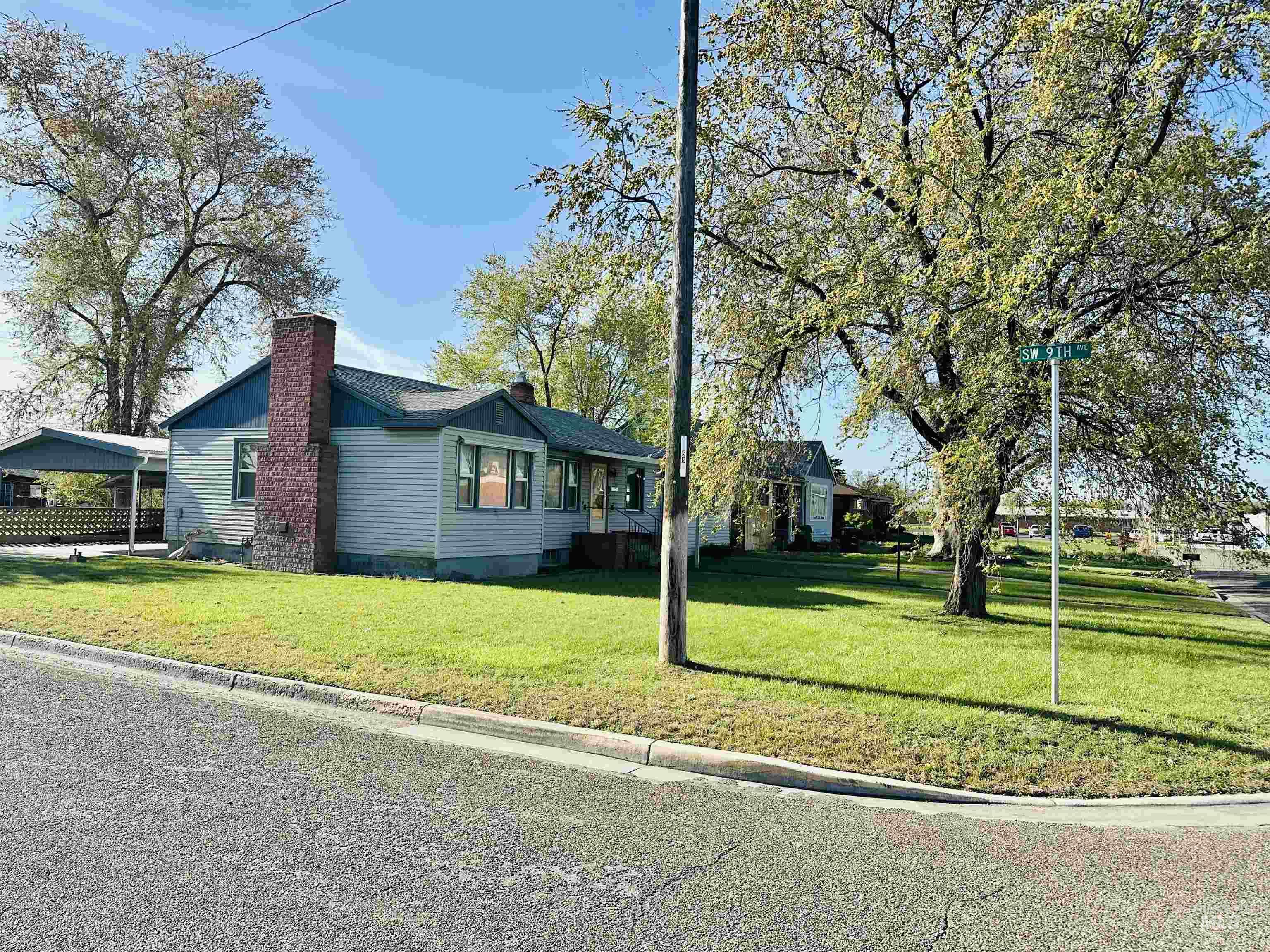 912 SW 5TH ST, Ontario, Oregon 97914, 3 Bedrooms, 2 Bathrooms, Residential For Sale, Price $275,000, 98983026