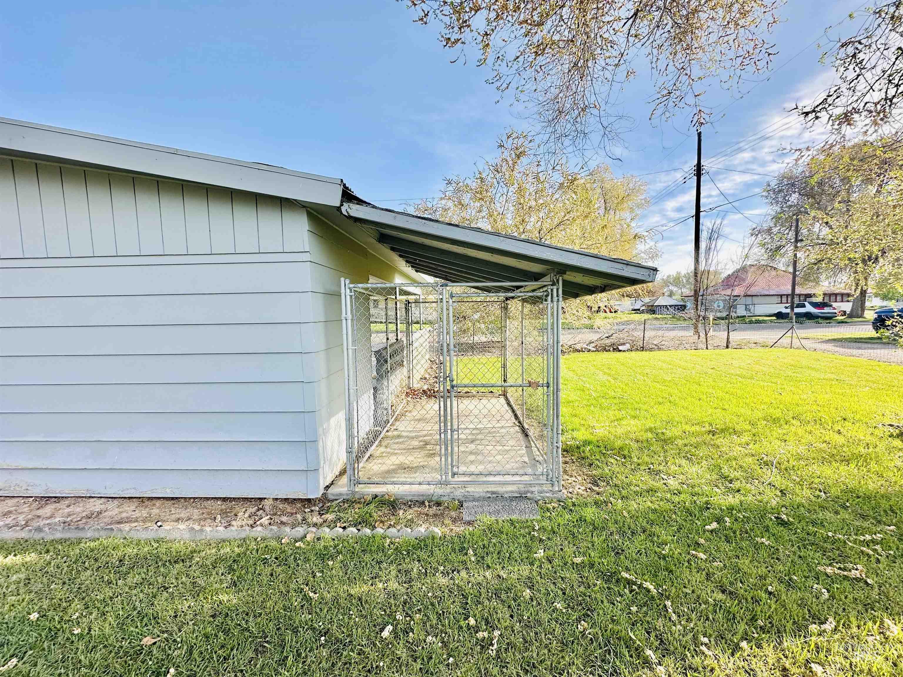 912 SW 5TH ST, Ontario, Oregon 97914, 3 Bedrooms, 2 Bathrooms, Residential For Sale, Price $275,000, 98983026