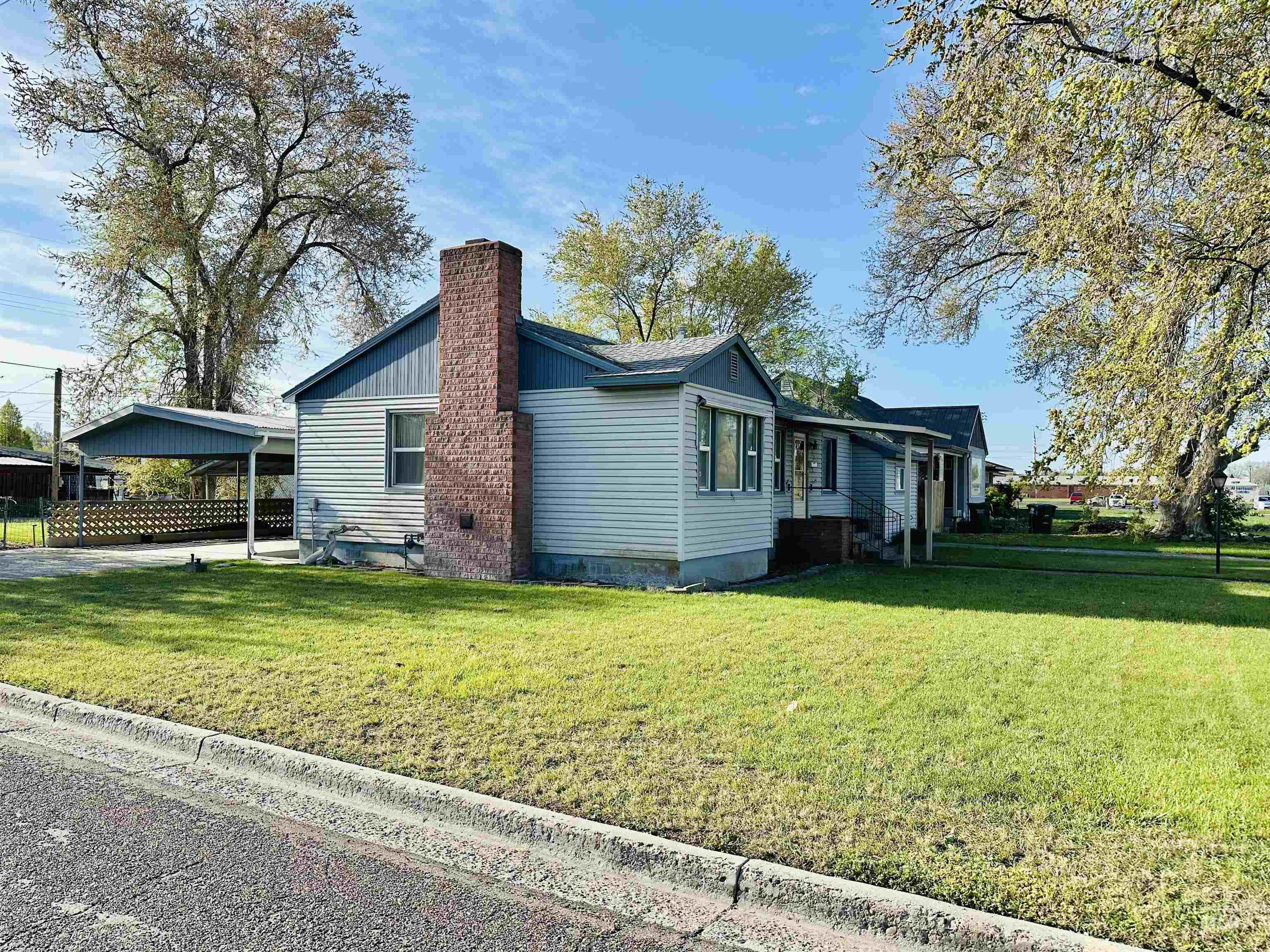 912 SW 5TH ST, Ontario, Oregon 97914, 3 Bedrooms, 2 Bathrooms, Residential For Sale, Price $275,000, 98983026