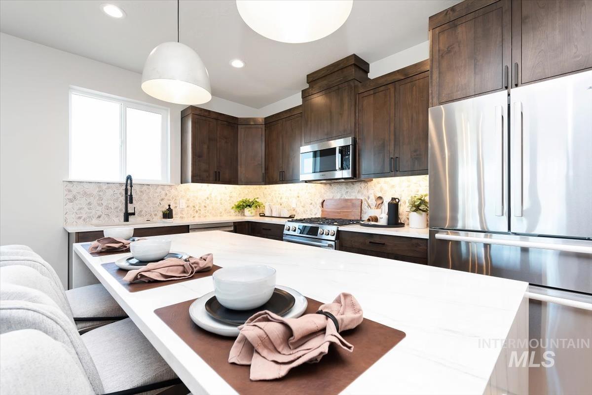 6397 N Birch Run Ln, Eagle, Idaho 83616, 3 Bedrooms, 2.5 Bathrooms, Residential For Sale, Price $524,800,MLS 98983027