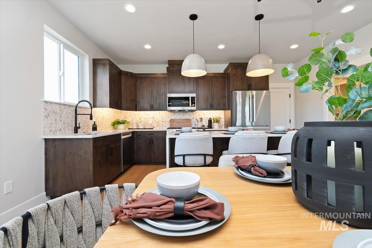 6397 N Birch Run Ln, Eagle, Idaho 83616, 3 Bedrooms, 2.5 Bathrooms, Residential For Sale, Price $524,800,MLS 98983027