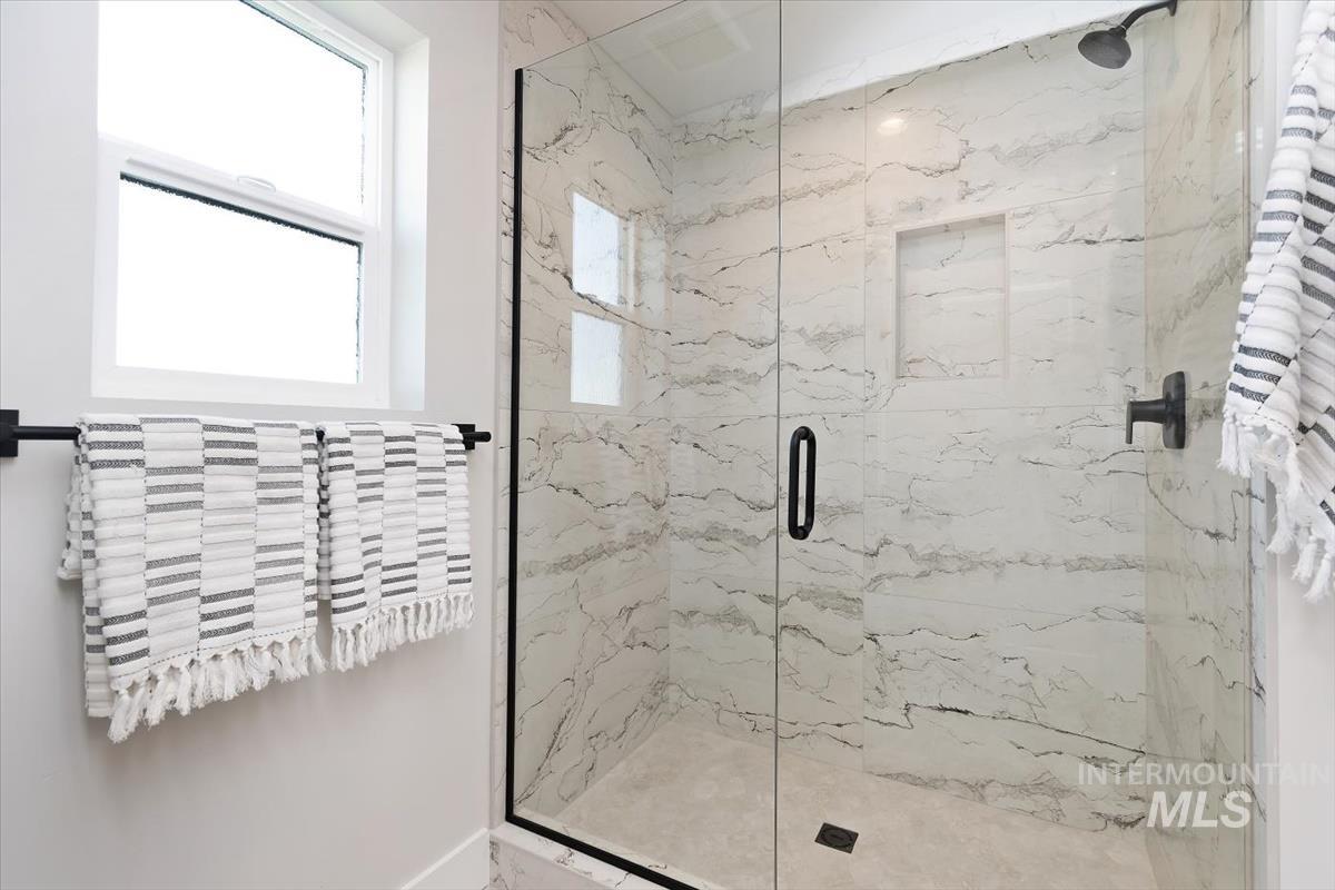 6397 N Birch Run Ln, Eagle, Idaho 83616, 3 Bedrooms, 2.5 Bathrooms, Residential For Sale, Price $524,800,MLS 98983027