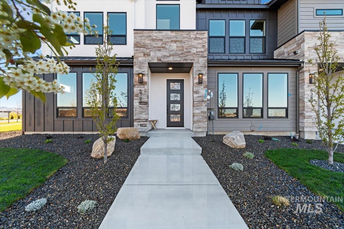 6397 N Birch Run Ln, Eagle, Idaho 83616, 3 Bedrooms, 2.5 Bathrooms, Residential For Sale, Price $524,800,MLS 98983027