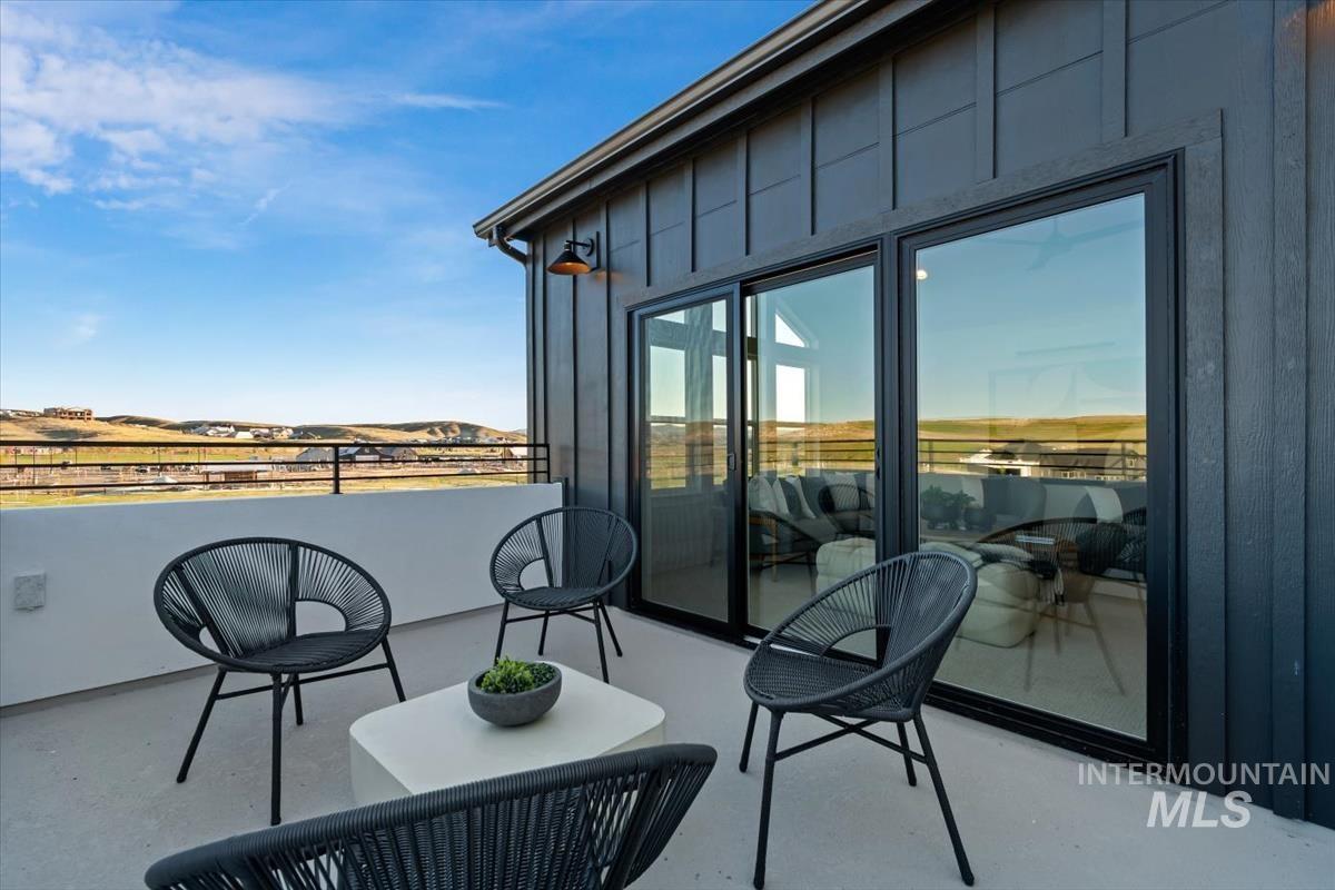 6397 N Birch Run Ln, Eagle, Idaho 83616, 3 Bedrooms, 2.5 Bathrooms, Residential For Sale, Price $524,800,MLS 98983027