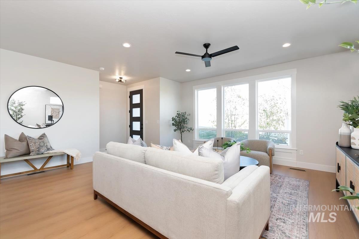 6397 N Birch Run Ln, Eagle, Idaho 83616, 3 Bedrooms, 2.5 Bathrooms, Residential For Sale, Price $524,800,MLS 98983027