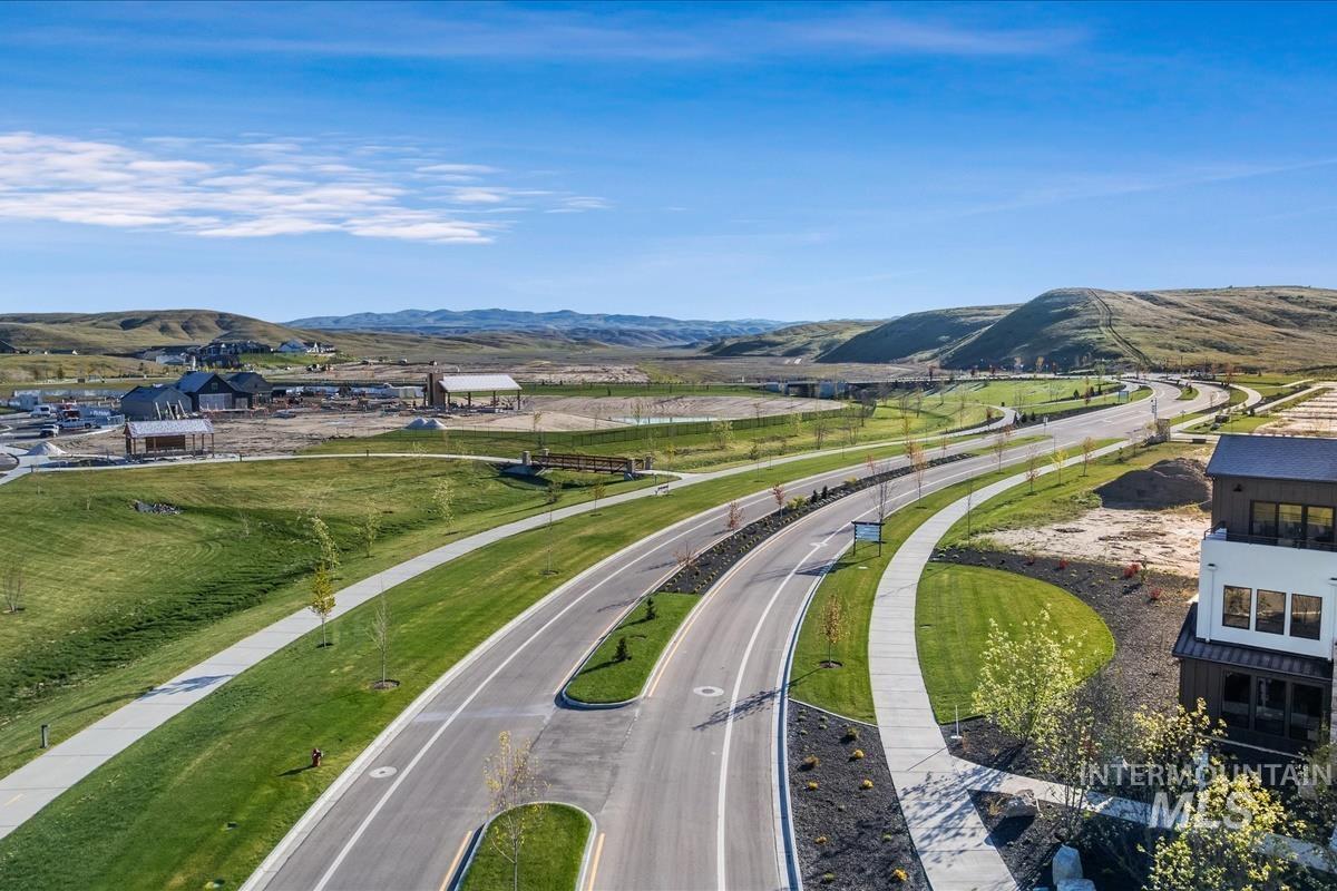 6397 N Birch Run Ln, Eagle, Idaho 83616, 3 Bedrooms, 2.5 Bathrooms, Residential For Sale, Price $524,800,MLS 98983027