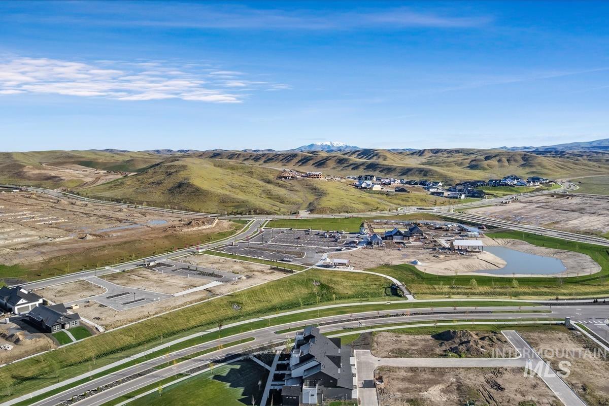 6397 N Birch Run Ln, Eagle, Idaho 83616, 3 Bedrooms, 2.5 Bathrooms, Residential For Sale, Price $524,800,MLS 98983027