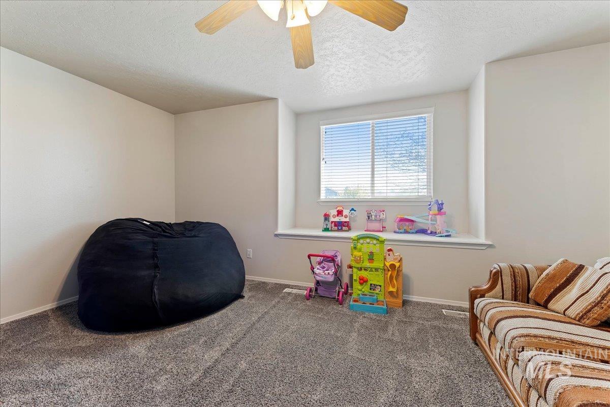 2021 N Eureka Ave., Meridian, Idaho 83646, 4 Bedrooms, 2.5 Bathrooms, Residential For Sale, Price $422,000,MLS 98983028