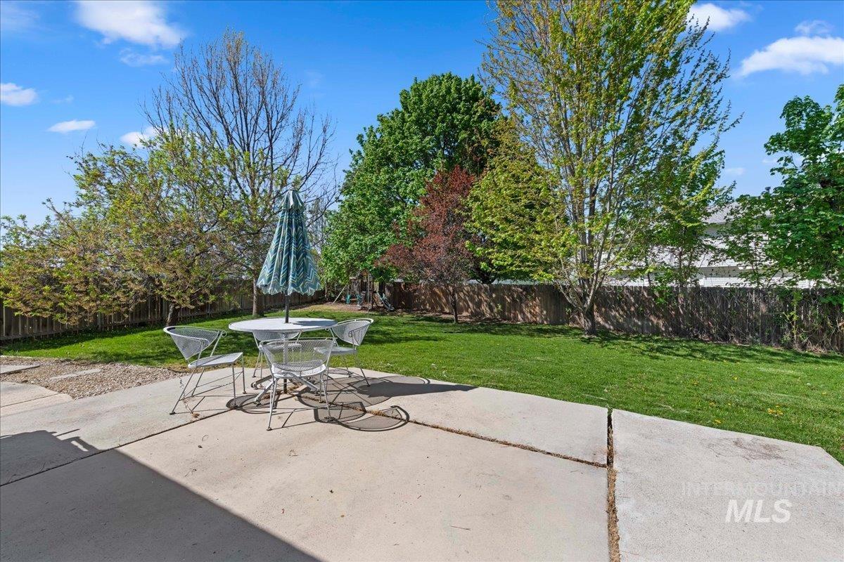 2021 N Eureka Ave., Meridian, Idaho 83646, 4 Bedrooms, 2.5 Bathrooms, Residential For Sale, Price $422,000,MLS 98983028