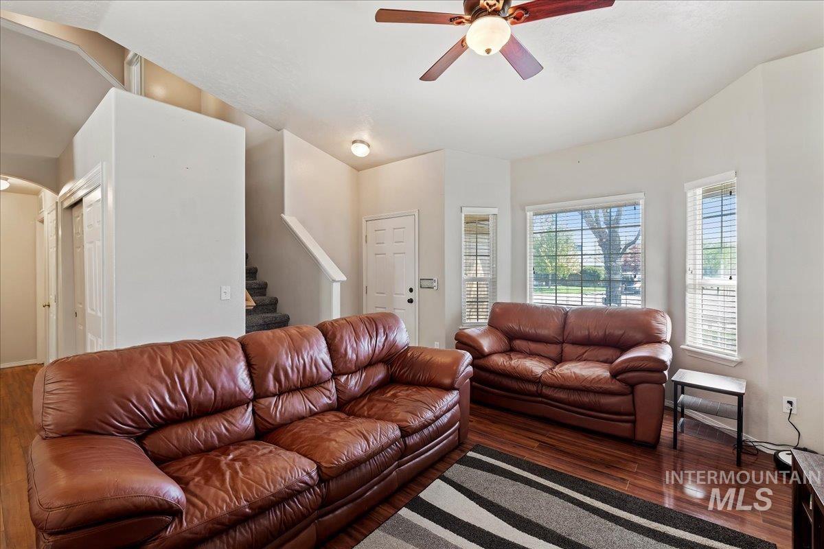 2021 N Eureka Ave., Meridian, Idaho 83646, 4 Bedrooms, 2.5 Bathrooms, Residential For Sale, Price $422,000,MLS 98983028