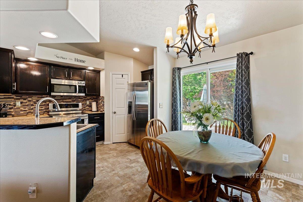 2021 N Eureka Ave., Meridian, Idaho 83646, 4 Bedrooms, 2.5 Bathrooms, Residential For Sale, Price $422,000,MLS 98983028